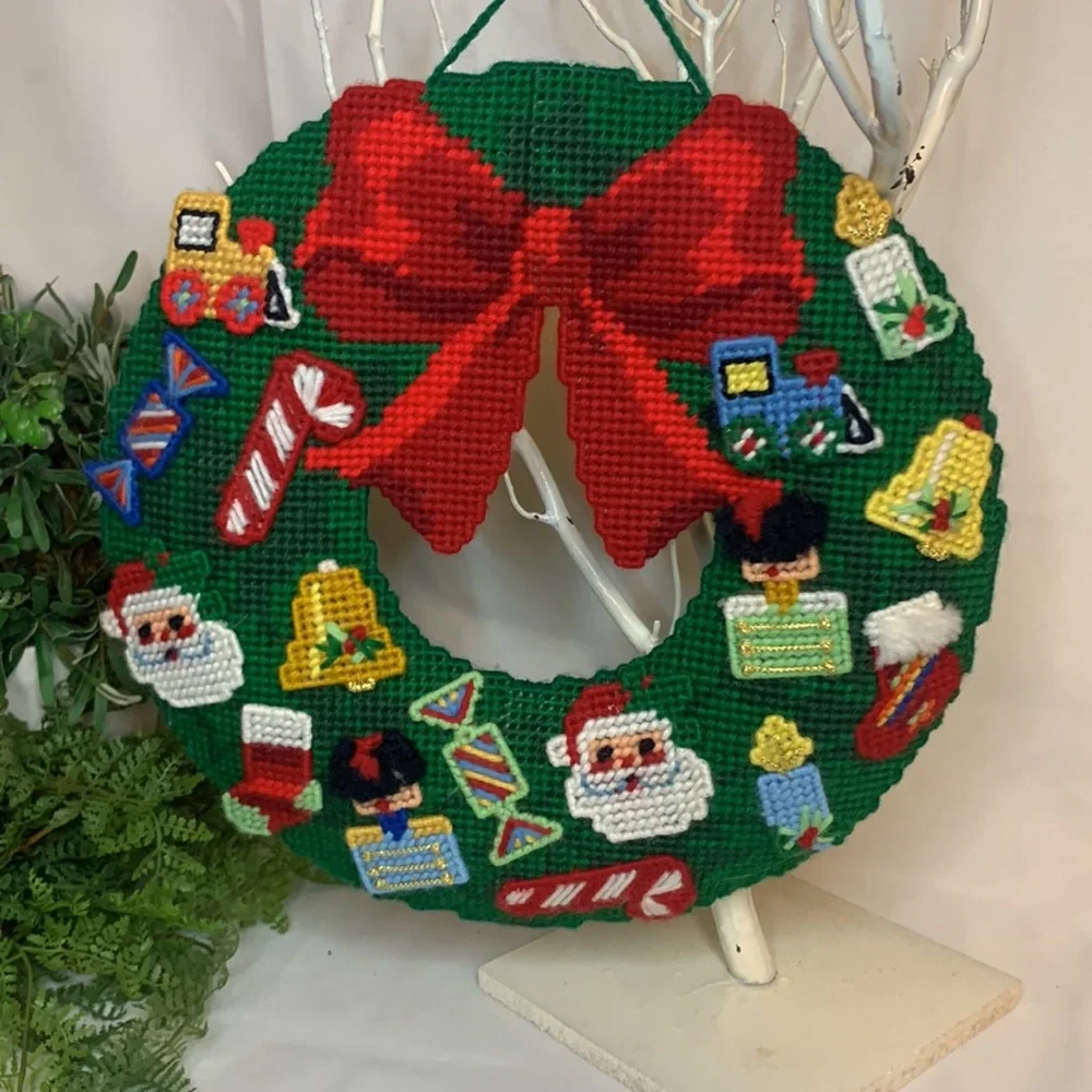Super cute Vintage Bucilla 16 ornament pre-made plastic canvas Christmas wreath